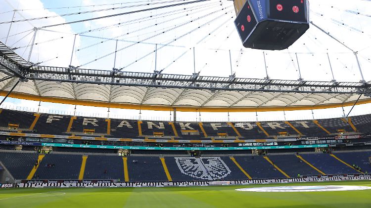 In der Europa League dürfen die Fans rein ins Stadion, in der Bundesliga aber nicht.