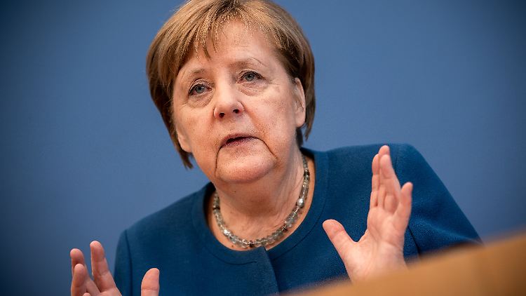 Merkel bedankte sich bei den Mitarbeitern des deutschen Gesundheitssystems.