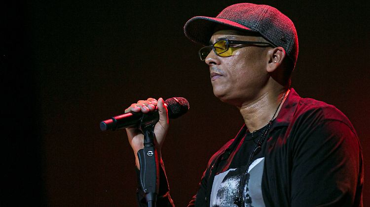 Was will er uns sagen? Xavier Naidoo.
