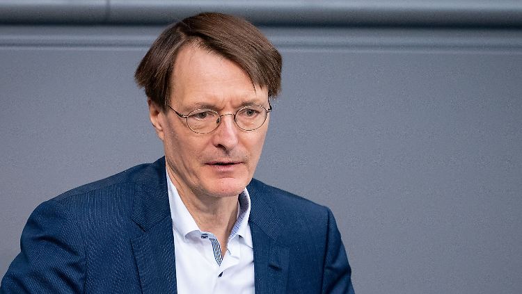 Lauterbach machte via Twitter auf den Vorgang in Mannheim aufmerksam.