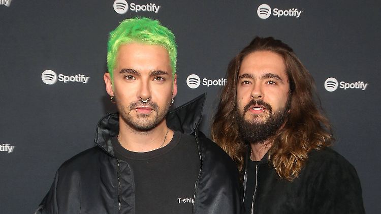 Bill Kaulitz (l.) ist gerade mit seinem Bruder Tom und der gemeinsamen Band Tokio Hotel in Südamerika auf Tour.