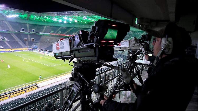 Dank der TV-Gelder können einige Bundesligaklubs wohl ihre finanziellen Sorgen minimieren.