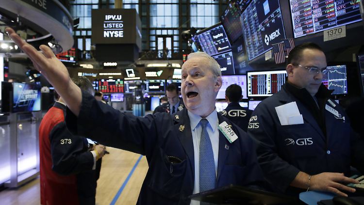 Offenbar erwarteten Investoren
eine Deflation, eine Spirale fallender Preise und rückläufiger
Investitionen.