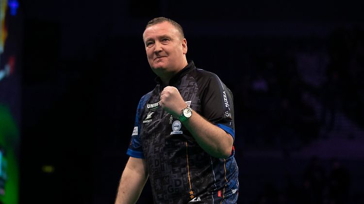 Zum ersten Mal dabei und schon Tabellenführer: Glen Durrant bleibt in der Premier League auf Siegkurs.