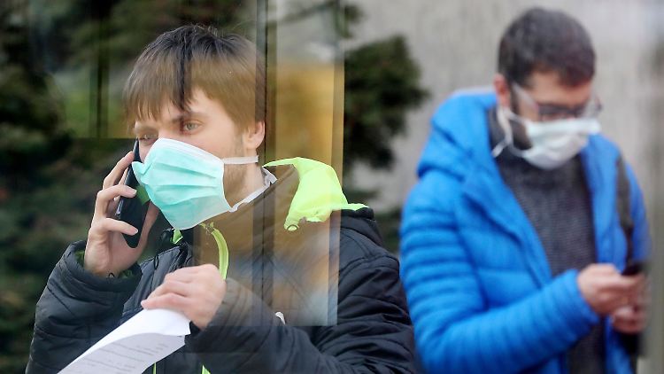 Derzeit steigen außerhalb Chinas die Fallzahlen von Covid-19 rasant an.