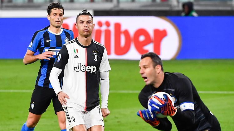 Cristiano Ronaldo darf im Moment seinem Beruf nicht nachgehen.
