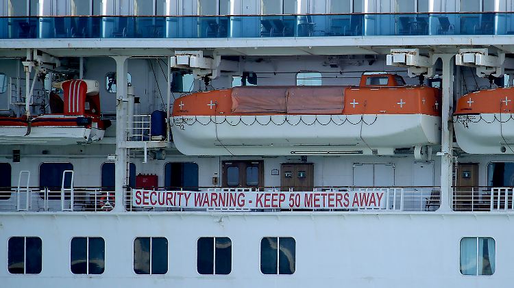 Die "Grand Princess" durfte tagelang nicht anlegen.