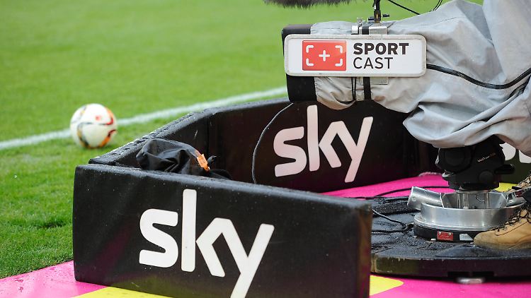 Der Ball ruht, die Kamera auch: Sky muss sein Programm umplanen.
