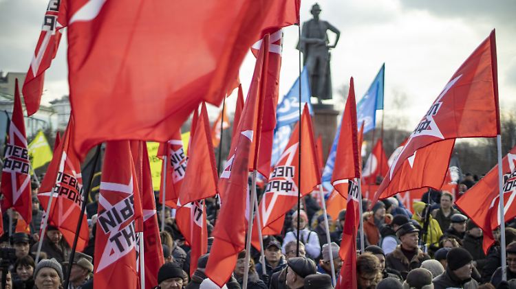 Schon im Februar begannen heftige Proteste gegen Putins Verfassunsänderung in Moskau.