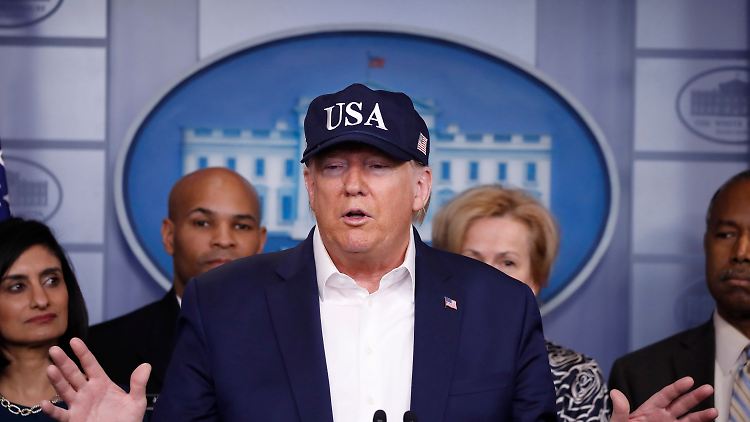 Trump hatte die Notwendigkeit eines Tests lange bestritten, obwohl er Kontakt mit mehreren Infizierten hatte. 
