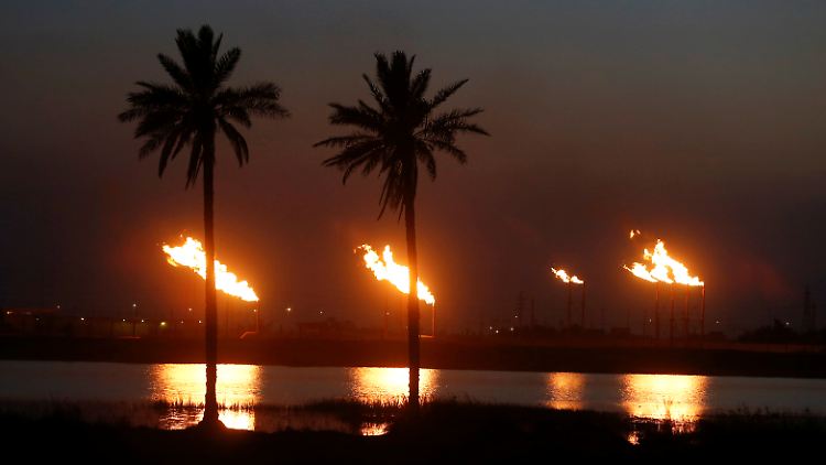 Saudisches Idyll mit Ölförderung. 