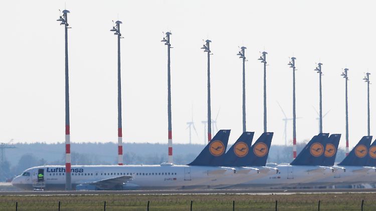 Flugzeuge am Boden: Die Lufthansa hat einen Großteil ihrer Flugkapazitäten gestrichen.