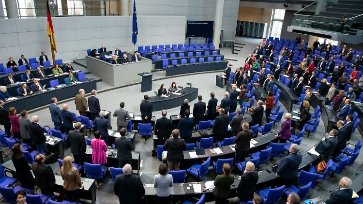 Vier Abgeordnete haben sich bereits mit dem Coronavirus angesteckt.