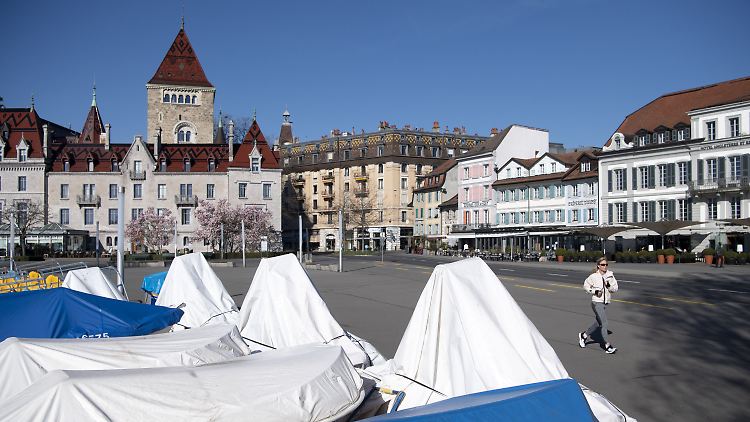 Die Schweiz - hier Lausanne - fährt das öffentliche Leben massiv herunter.