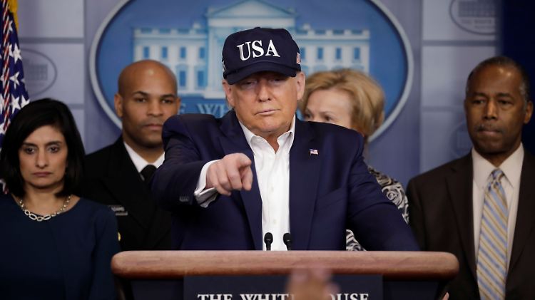 In Baseballkappe im Krisenmodus: Donald Trump.