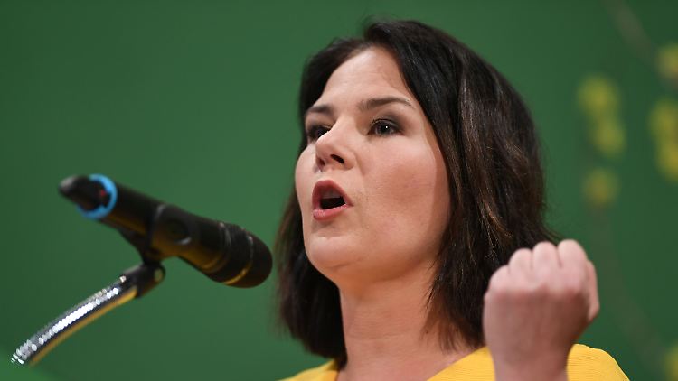 Die Türkei müsse aufhören, "Geflüchtete zur Spielmasse zu machen", sagt Annalena Baerbock.