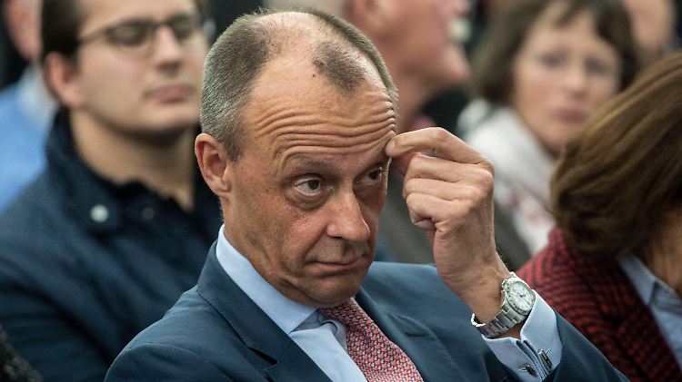 Hat momentan nach eigenen Angaben nur "leichte bis mittlere Symptome": Friedrich Merz.