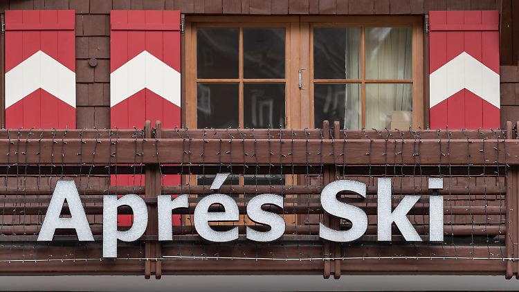 Vermutlich haben sich in Ischgl viele feiernde Urlauber in den überfüllten Après-Ski-Kneipen infiziert.