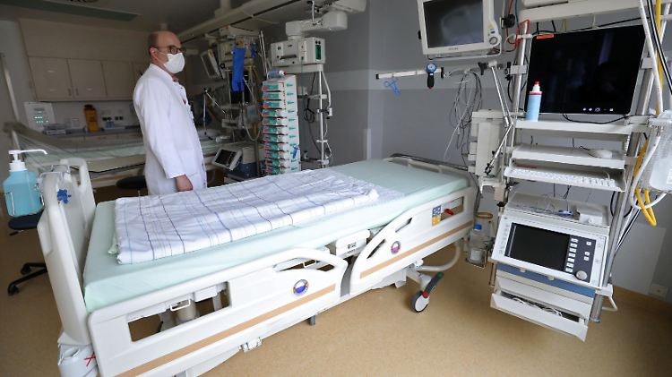 Mit steigenden Ansteckungszahlen werden in den Krankenhäusern mehr Patienten erwartet.