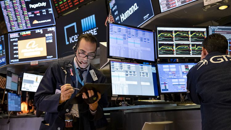 Der Dow Jones der Standardwerte schloss rund ein Prozent höher auf 20.087 Punkten. 