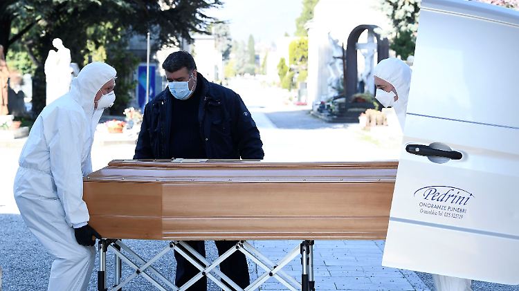 In Italien sind bisher mehr als 2500 Menschen am Corona-Virus gestorben.