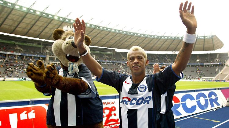 Von Hertha BSC hatte sich Marcelinho schon 2006 verabschiedet, 2008 kehrte der Brasilianer noch einmal für ein Kurzgastspiel in die Bundesliga zurück - im Trikot des VfL Wolfsburg.