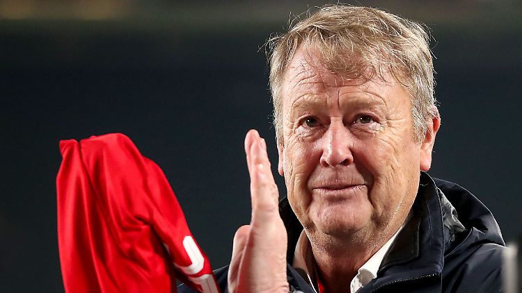 Hareide weiß, dass es gerade wichtigere Dinge als Fußball gibt.