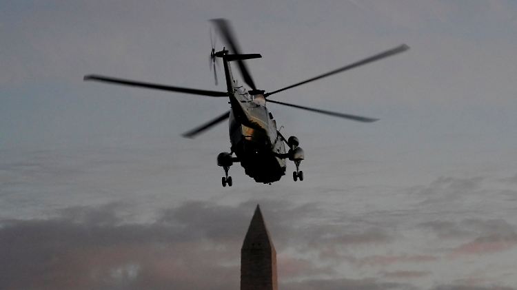 US-Präsident Trump kämpft mit sogenanntem Helikoptergeld gegen die Corona-Krise.