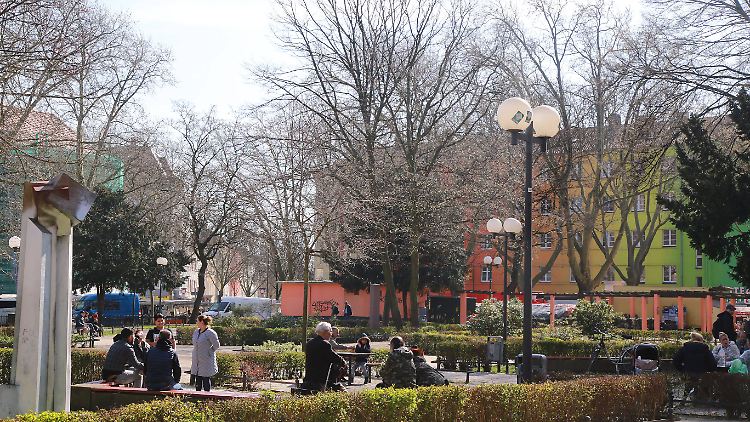 Lebhaftes Treiben am Nordmarkt in Dortmund.