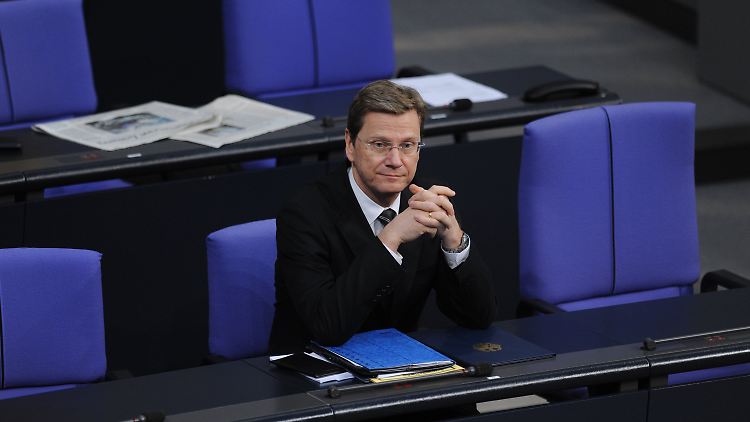 Angezählt? FDP-Chef Westerwelle muss sich Sorgen um seine politische Zukunft machen.