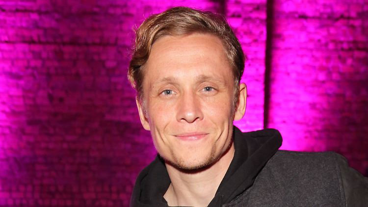 Matthias Schweighöfer musiziert gern.