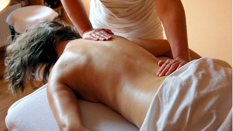 Das Hilfspaket soll besorgten Solo-Selbstständigen wie auch Heilpraktikern und Masseuren etwas Entspannung bringen.