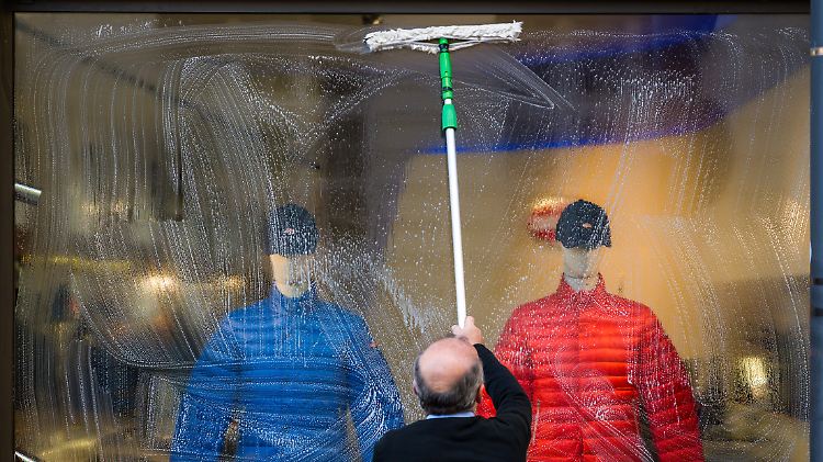 Kosmetiker, Heilpraktiker, Fensterputzer, Techniker, Künstler: Fast fünf Prozent der Erwerbstätigen in Deutschland arbeiten selbstständig ohne Angestellte. 
