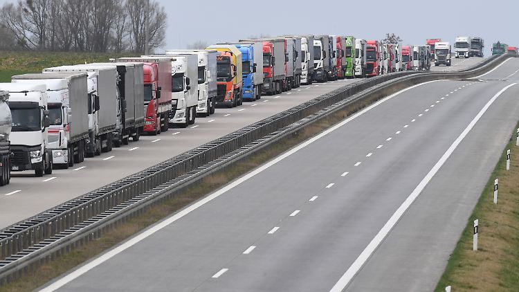 Aufnahme des Staus auf der A11.