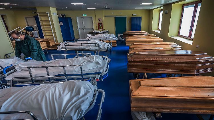 Italien ist das europäische Land, das bislang die meisten Corona-Toten zu beklagen hat. Das Ggesundheitssystem ist stellenweise längst an seine Grenzen gestoßen´.
