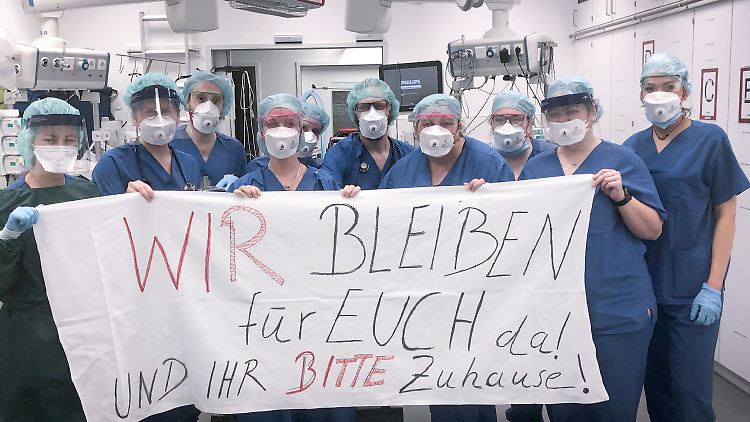In den Krankenhäusern arbeiten viele Ärzte, Schwestern und Pfleger bereits am Limit - mit diesem dramatischen Aufruf hatte sich etwa die Uniklinik Essen an die Öffentlichkeit gewandt. Nun fühlen sich viele Krankenhaus-Mitarbeiter von der Politik im Stich gelassen. 