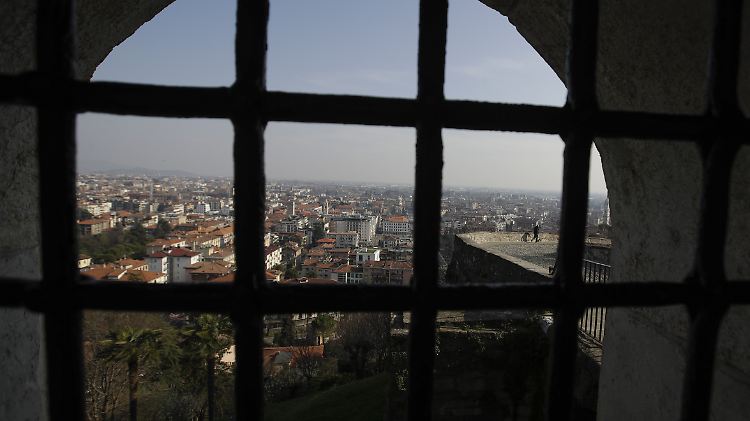 Ein Blick auf Bergamo, die Stadt in Europa, in der das Coronavirus die meisten Todesopfer fordert.