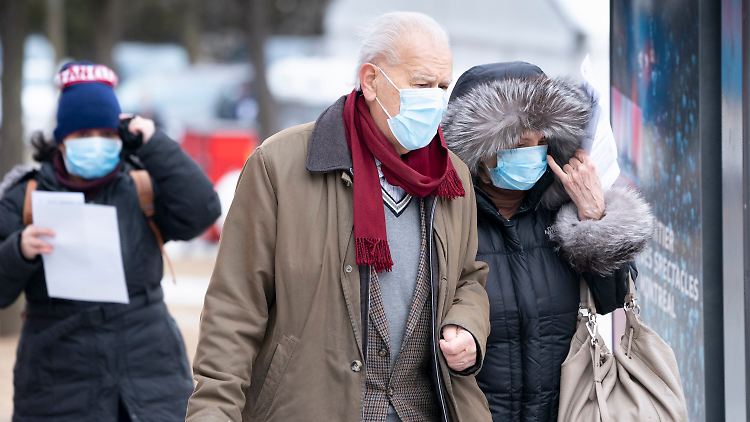 Gegen die Angst vor dem Virus hilft, mit seinen Mitmenschen darüber zu reden, rät Stressforscher und Psychiater Mazda Adli.
