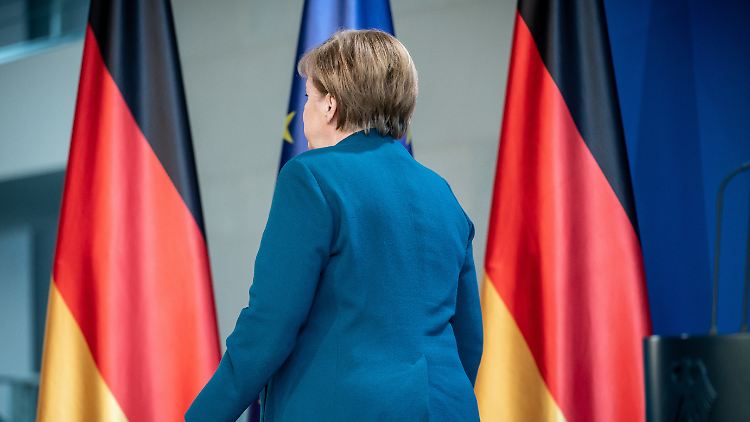Kanzlerin Merkel machte sich nach ihrer Ansprache am Sonntag direkt auf den Weg in die Quarantäne.