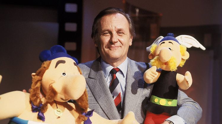 Albert Uderzo mit seinen berühmtesten Schöpfungen: Asterix (r.) und Obelix.