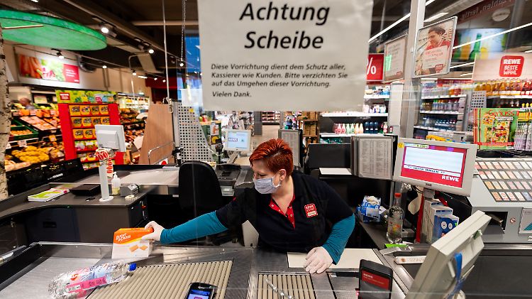 In Frankreich sollen Supermarktmitarbeiter 1000 Euro erhalten.