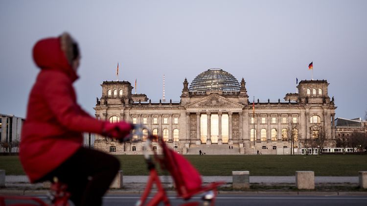 Was sonst vermutlich Monate gedauert hätte, soll nun innerhalb von Tagen den Bundestag passieren.