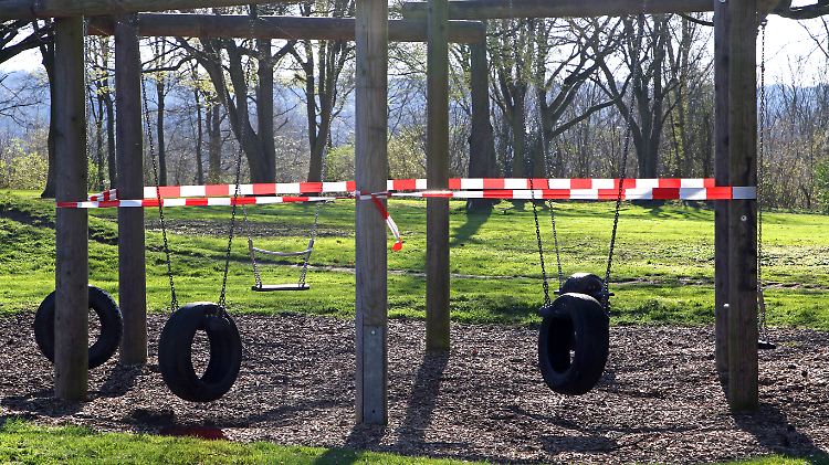 Seit Wochenbeginn sind in Deutschland die Beschränkungen des öffentlichen Lebens nochmals drastisch verschärft worden.