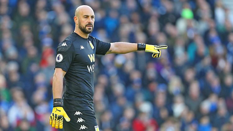 Seit Januar 2020 steht Reina bei Aston Villa unter Vertrag.
