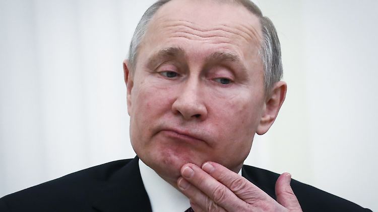 Ein Rentner, der Putin als "Verbrecher" bezeichnete, musste etwa 850 Euro Strafe zahlen.