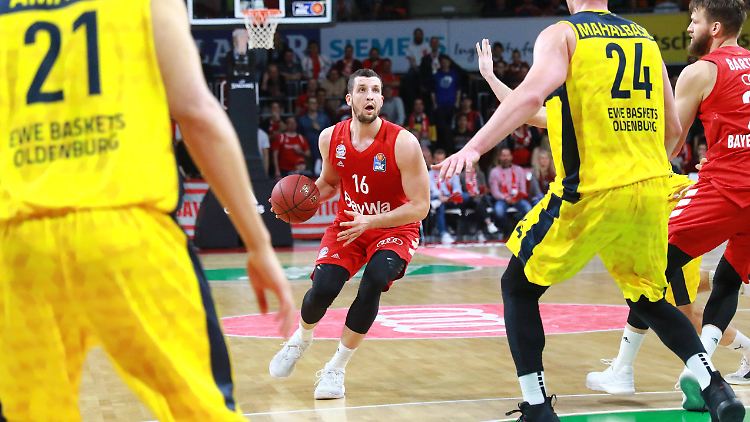 Ob Paul Zipser und der FC Bayern ihren Meistertitel verteidigen können, ist weiter offen.