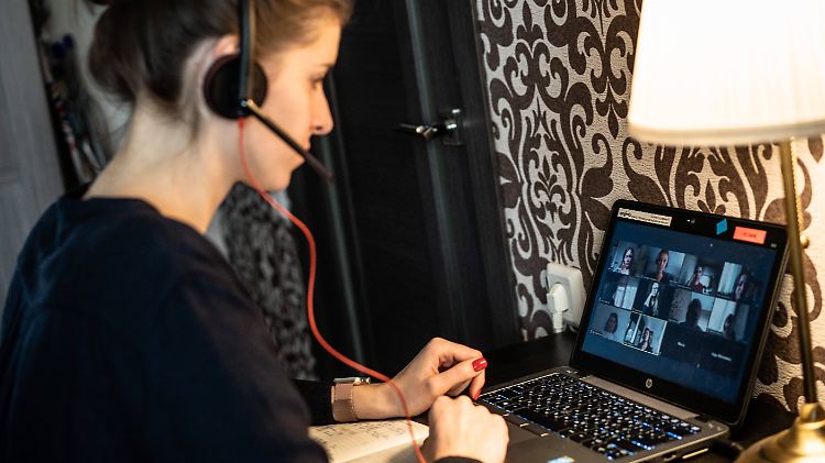 Homeoffice ist eine der Maßnahmen, mit der die Ausbreitung des Coronavirus gestoppt werden soll.