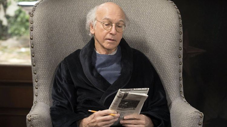 Alt, weiß, fast kahlköpfig, jüdisch erzogen, aber atheistisch gesinnt: Larry David, Master of Social Distancing.