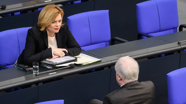 Landwirtschaftsministerin Julia Klöckner setzt auf die Unterstützung von Innenminister Horst Seehofer.