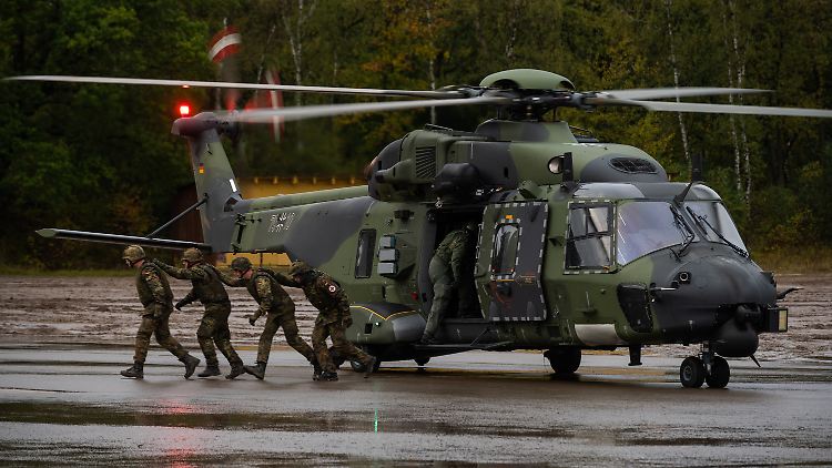 Frankreich benötigt Helikopter zur Verlegung von Corona-Patienten aus besonders betroffenen Regionen.